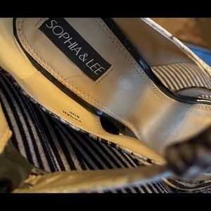 SOPHIA & LLE Snakeskin Wedges size 8